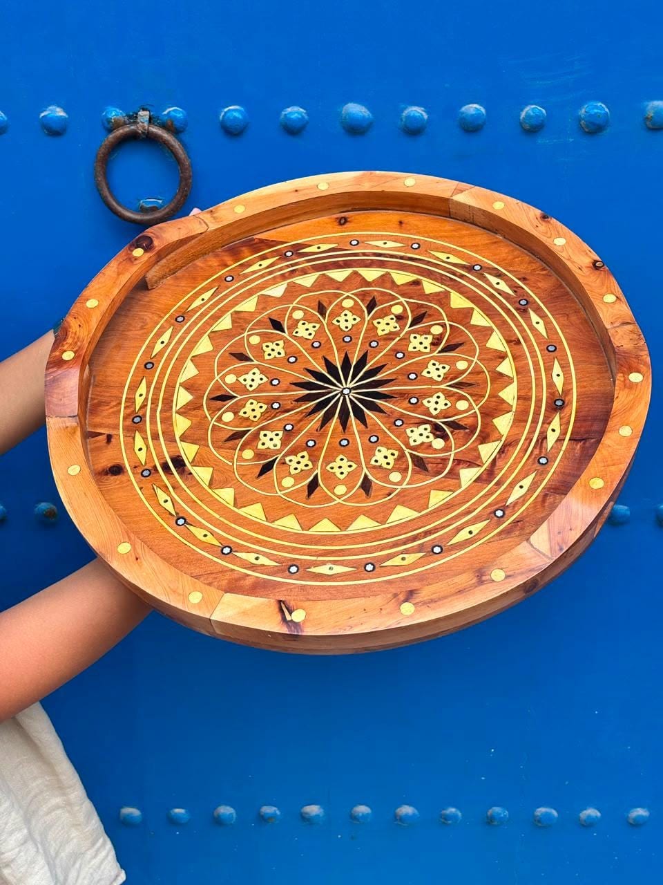 Large Round Thuya Wood Serving Tray — Geometric Mandala Inlay — handcrafted thuya wood piece by Mana Atelier